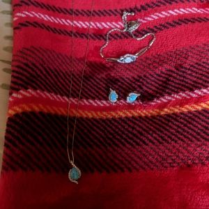 Necklace, earrings, bracelet